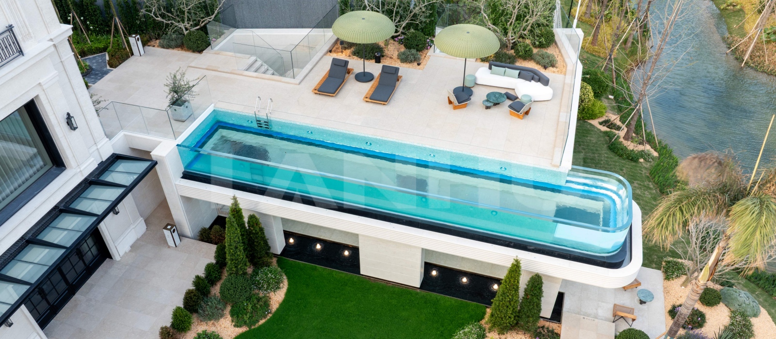 Cantilever Acrylic Pool-C02.jpg