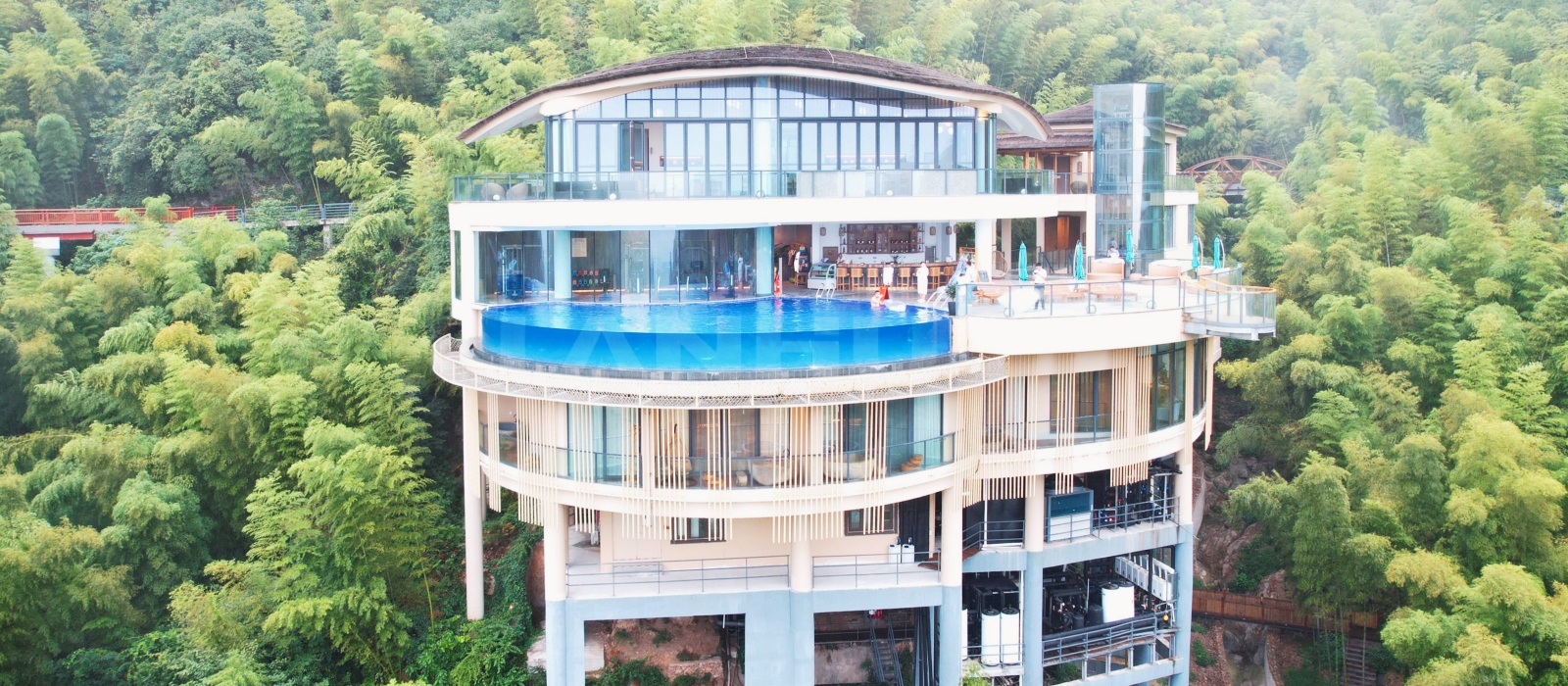 Cantilever Acrylic Pool-C03.jpg