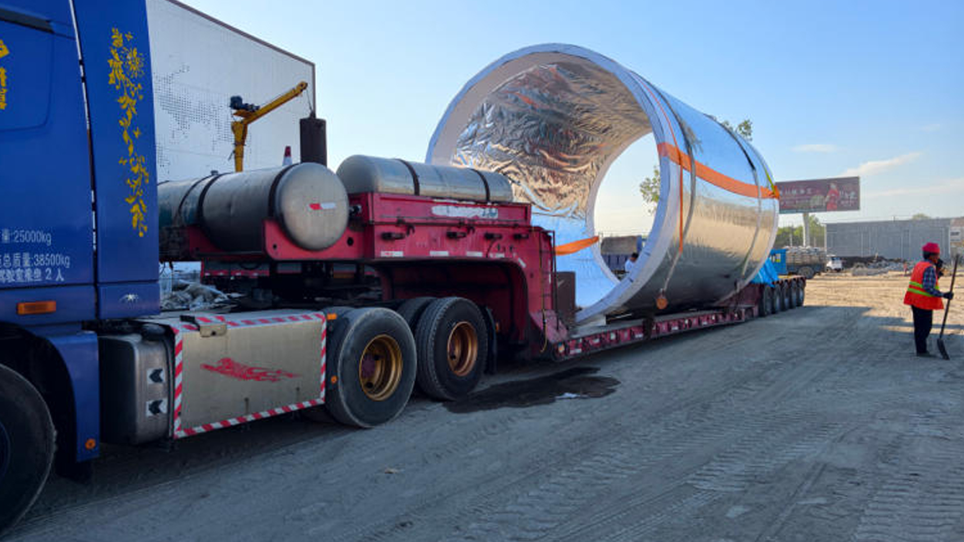 whole-unit-transport-cylindrical-acrylic-aquarium-00.jpg